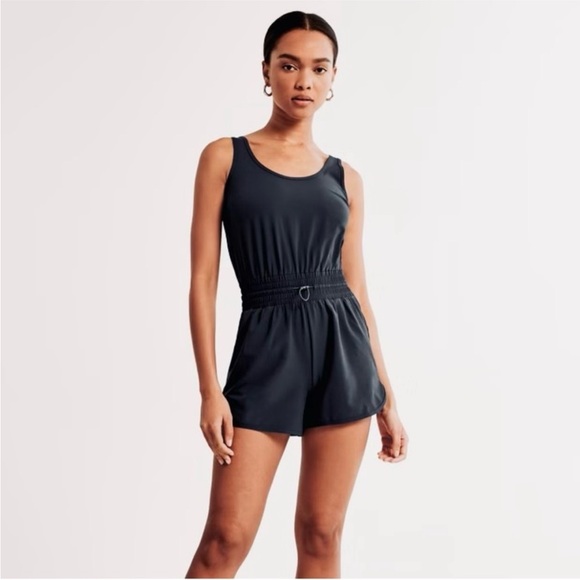 NWT Abercrombie Black Traveler Romper - M Tall - Picture 3 of 9